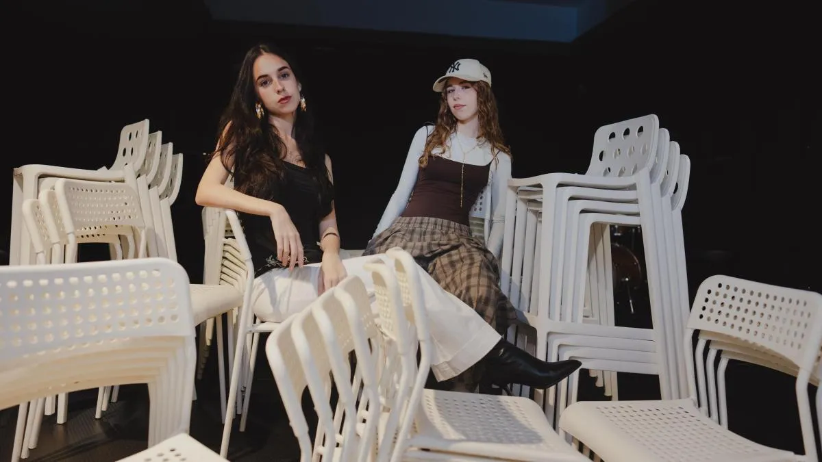 
                                                                                                           Iresitja y Lucía Sáez: dualidad emocional
                                                                                                       