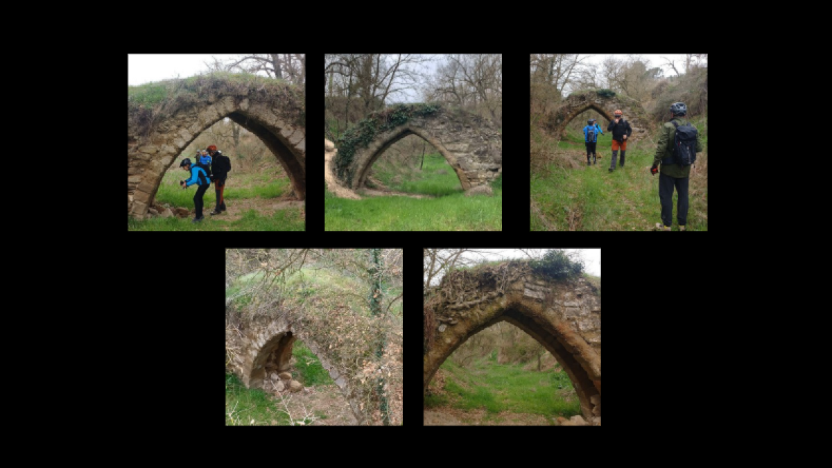
                                                                                                                           El pequeño acueducto del Pont del Diable
                                                                                                                       