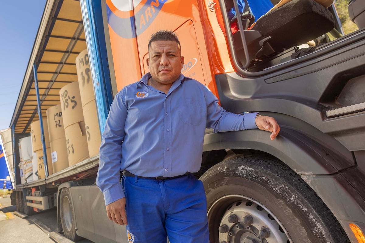 Los españoles ceden el paso a los extranjeros al volante del camión