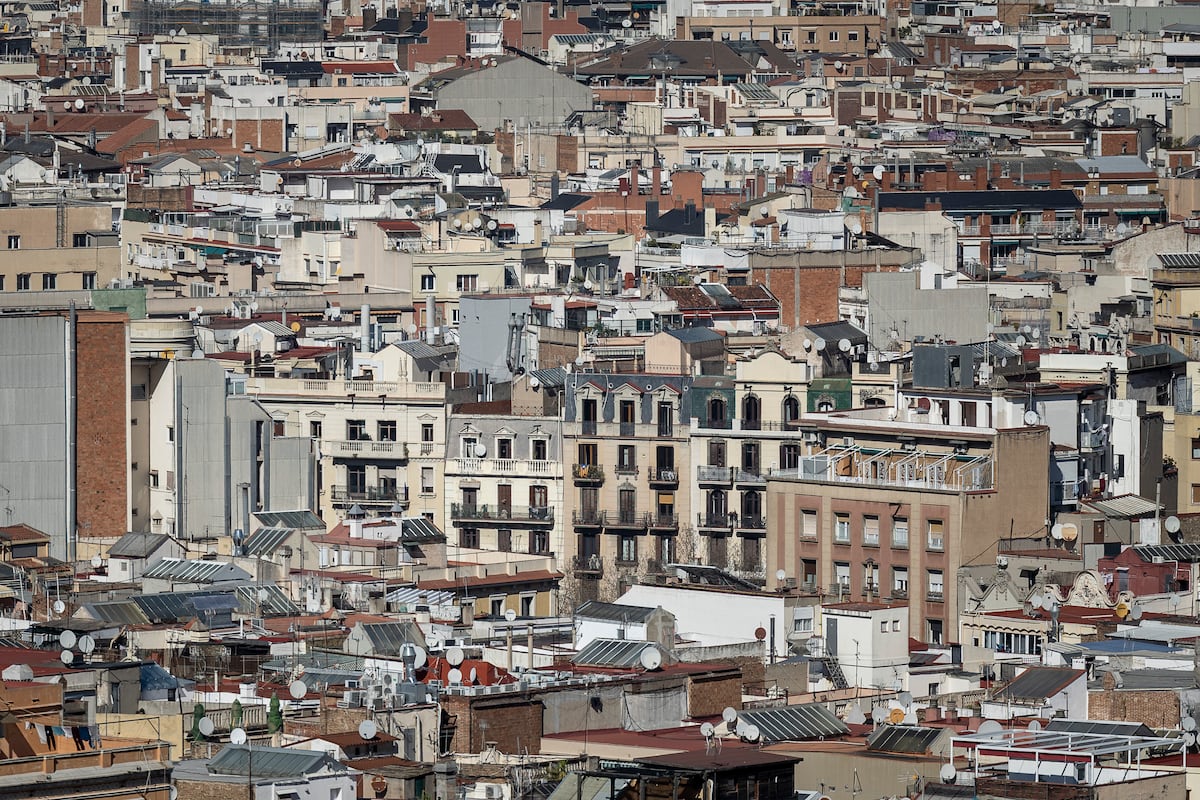El mercado halla nuevos trucos para esquivar la regulación del alquiler de temporada en Cataluña