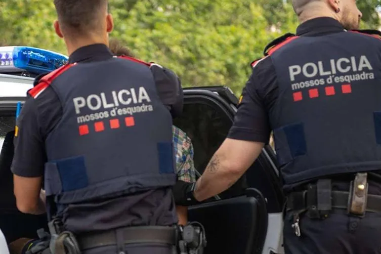 Detenidos y a prisión unos padres de Barcelona por maltrato y agresión sexual a su bebé de un mes