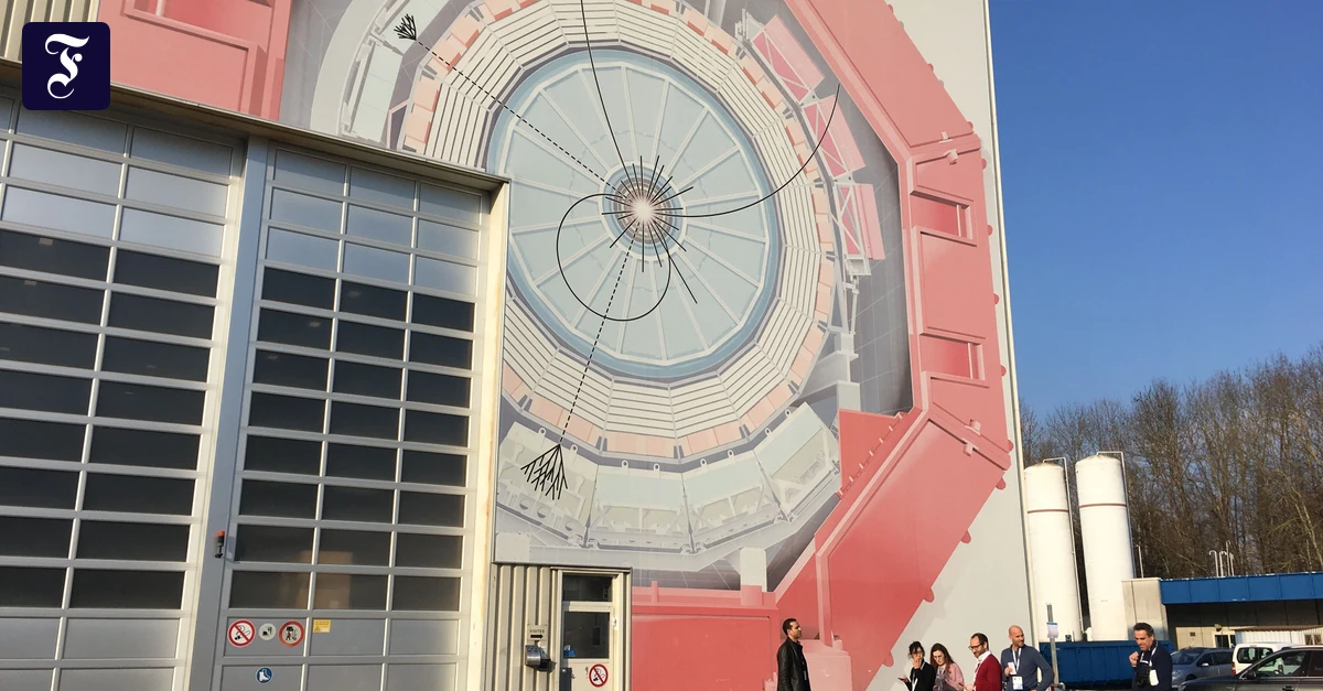 Schwertransport: Antimaterie wird auf einem Lkw transportiert