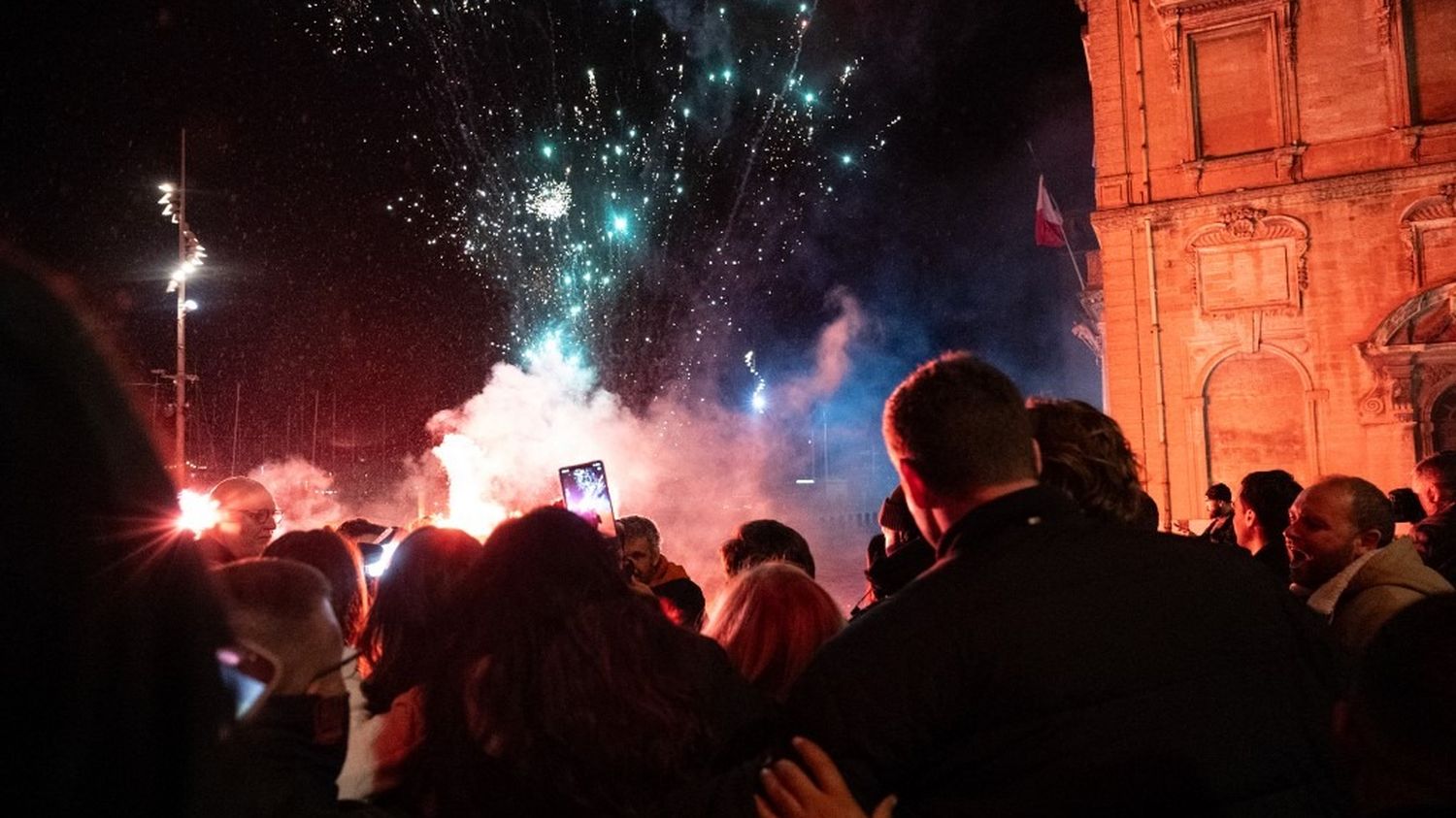 "Je suis heureuse, mais en même temps, j'ai envie de pleurer" : à Marseille, le soulagement et l'inquiétude mêlés des militants de gauche face à la percée du RN