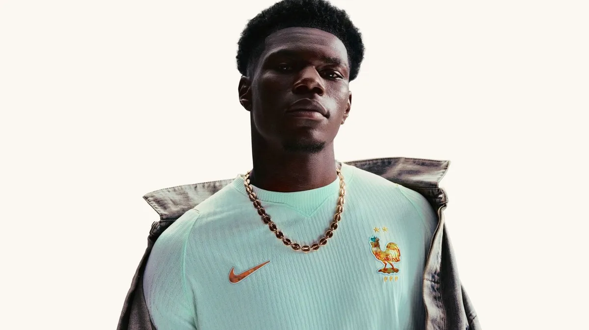 Du vert statue de la Liberté et du bleu revisité... Découvrez les maillots de l'équipe de France pour la Coupe du monde 2026