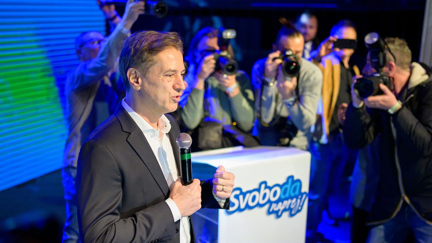 En Slovénie, le Premier ministre de centre gauche Robert Golob revendique la victoire aux législatives avant d'âpres discussions pour une coalition