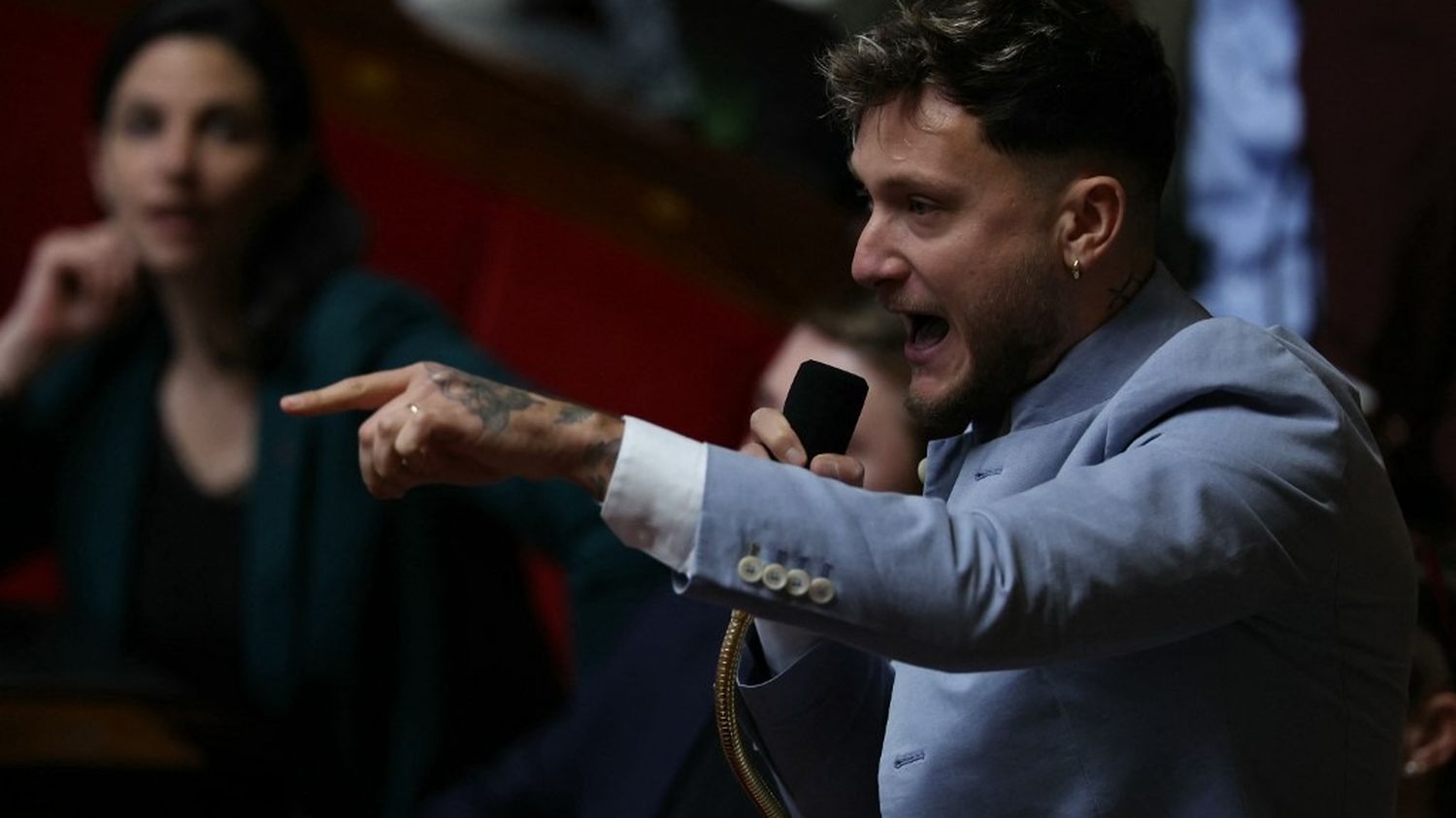 À Avignon, la permanence du député LFI Raphaël Arnault vandalisée et des affiches du candidat de gauche dégradées