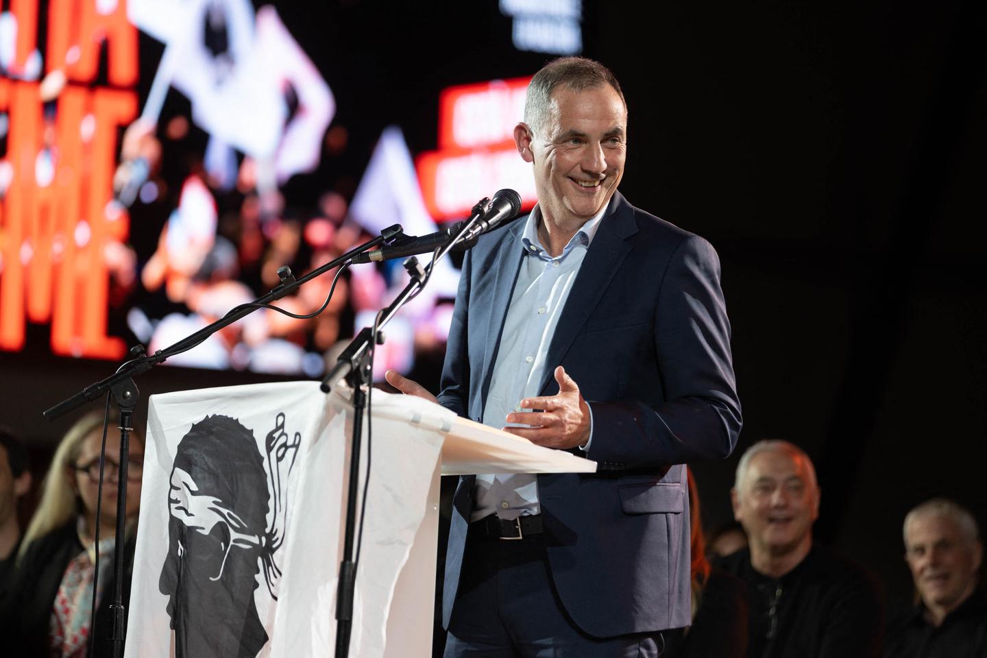 Municipales en Corse : Gilles Simeoni réussit son retour à Bastia