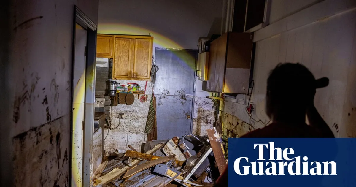 Hawaii assesses damage left by worst flooding in more than 20 years