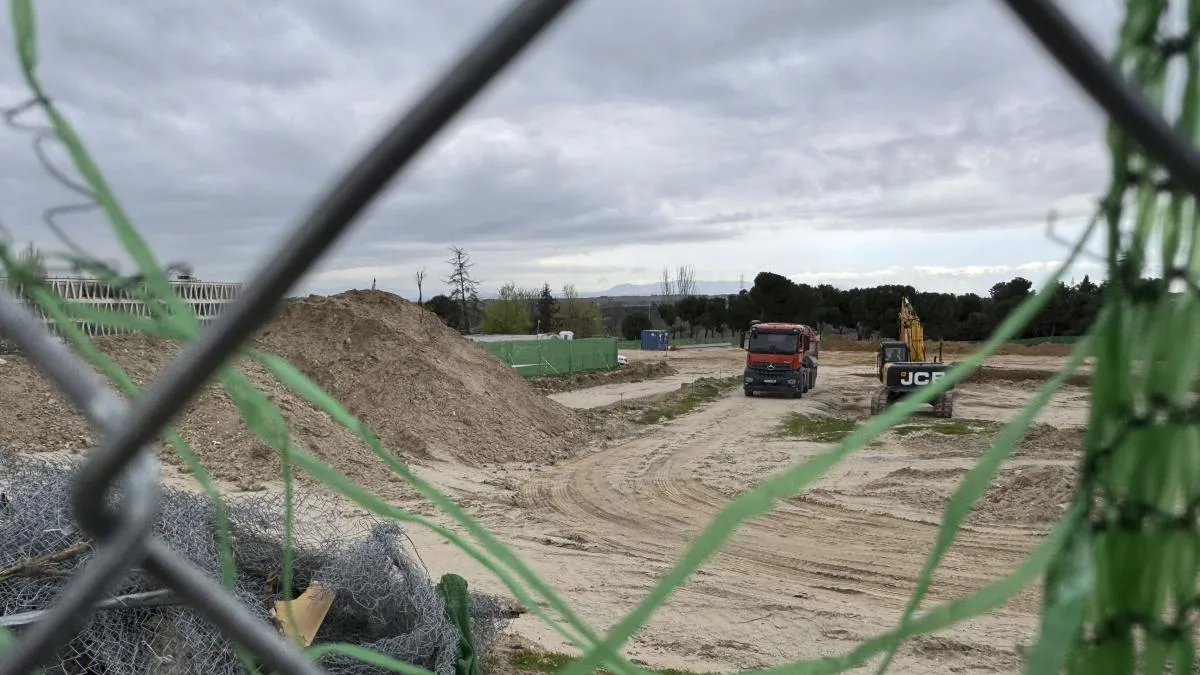 
                                                     Los vecinos de Montecarmelo denuncian que las obras del cantón siguen
                                                 
