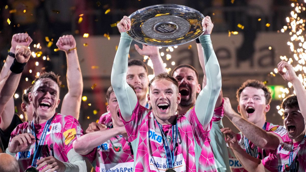 Füchse Berlin: Verschwundene Meisterschale im eigenen Keller wieder aufgetaucht