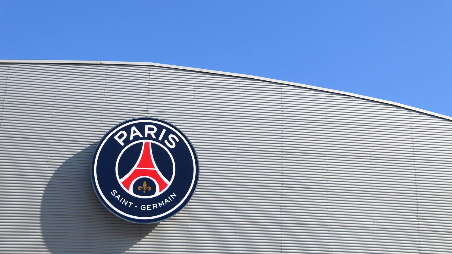 Football : le Paris Saint-Germain et le RC Strasbourg demandent le report de leurs matches de Ligue 1, avant de jouer en coupes d'Europe