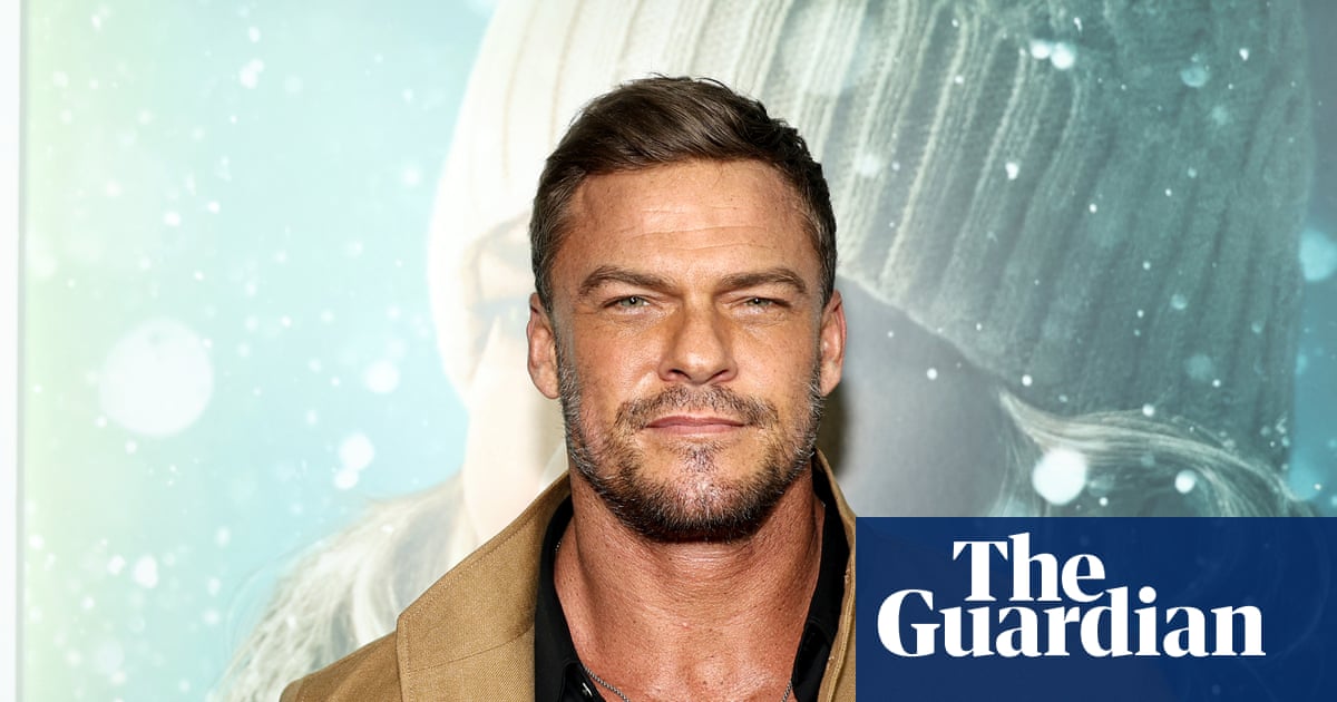 Actor Alan Ritchson filmed allegedly assaulting neighbor in front of his kids