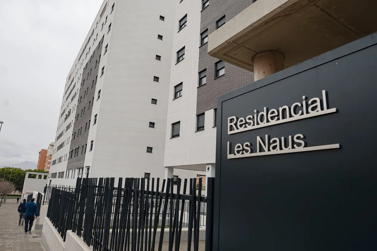La jueza que investiga las adjudicaciones de VPP de lujo en Alicante cita como testigos a tres altos cargos de la Consejería de Vivienda