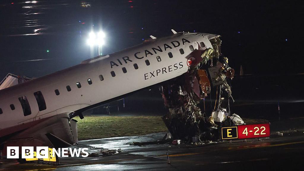 'Like the plane got cut in half': Eyewitnesses describe chaos of LaGuardia crash
