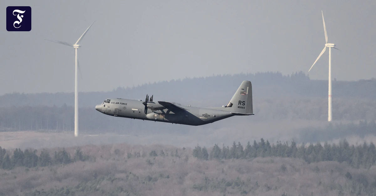 Kolumbien: Militärflugzeug mit mehr als 120 Menschen abgestürzt
