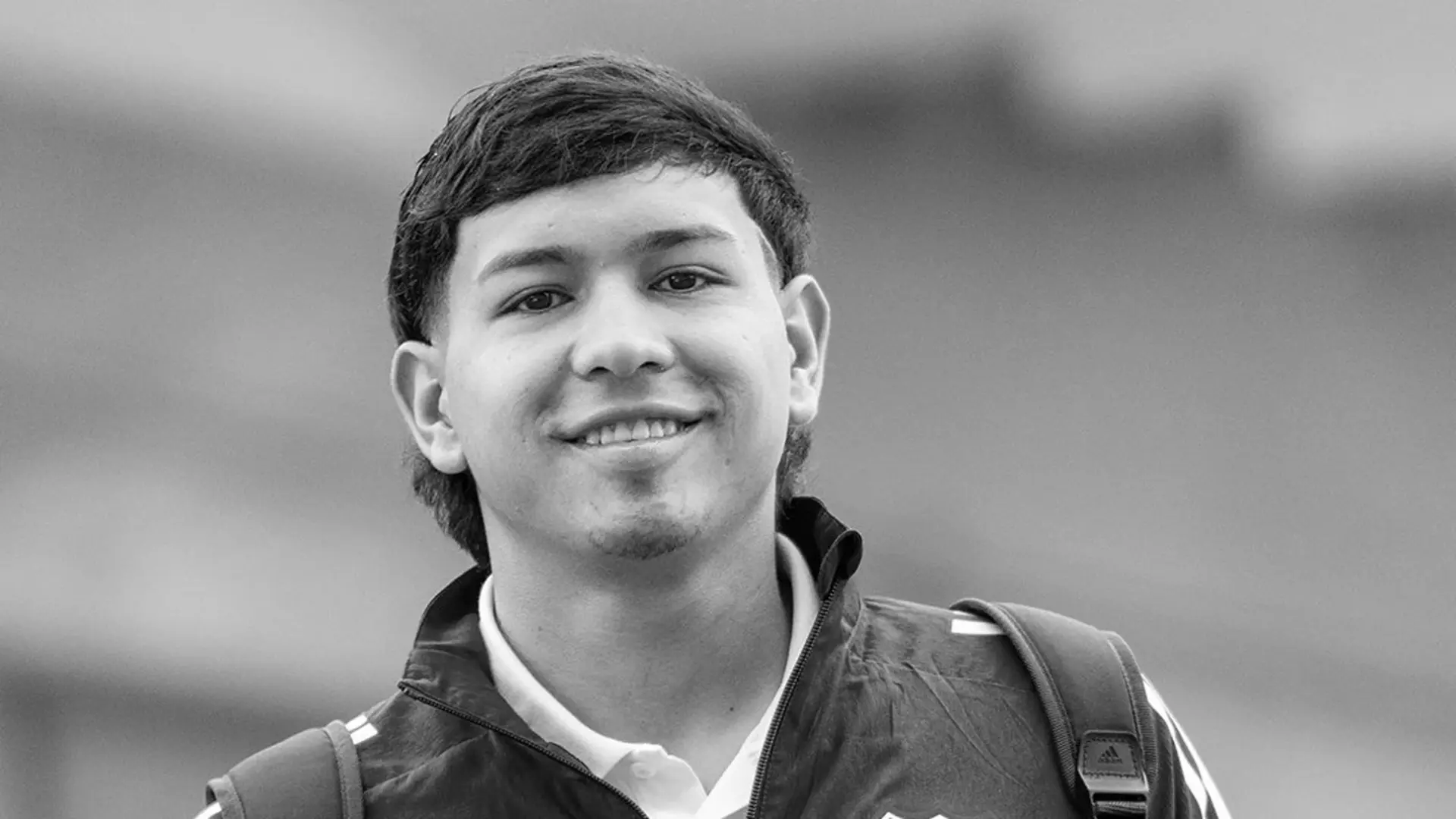 
         Muere a los 18 años Santiago Castrillón, gran promesa del fútbol, por un colapso cardiovascular 
    