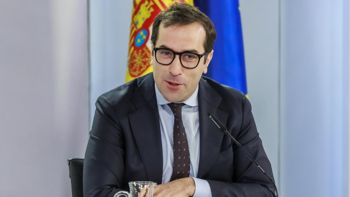 
               El ministro de Economía afirma que España resiste bien el impacto de la guerra
           