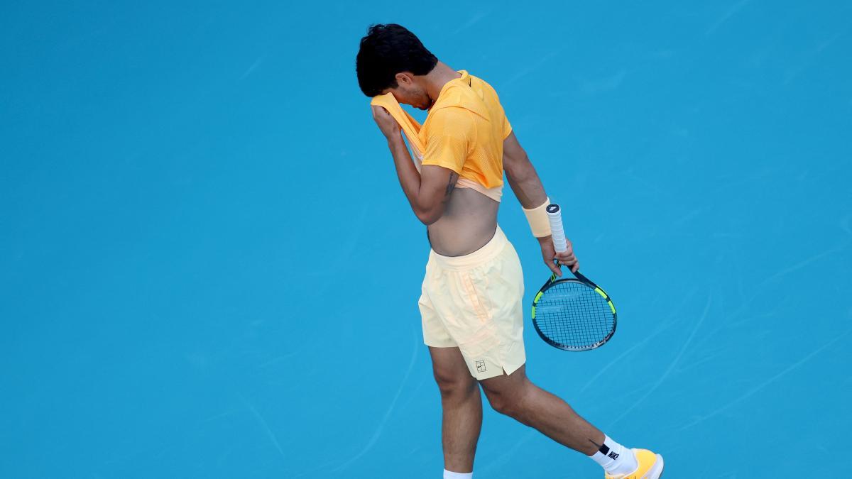 
                                      “No puedo más”, vocea Alcaraz; y los expertos le plantean que descanse
                                  