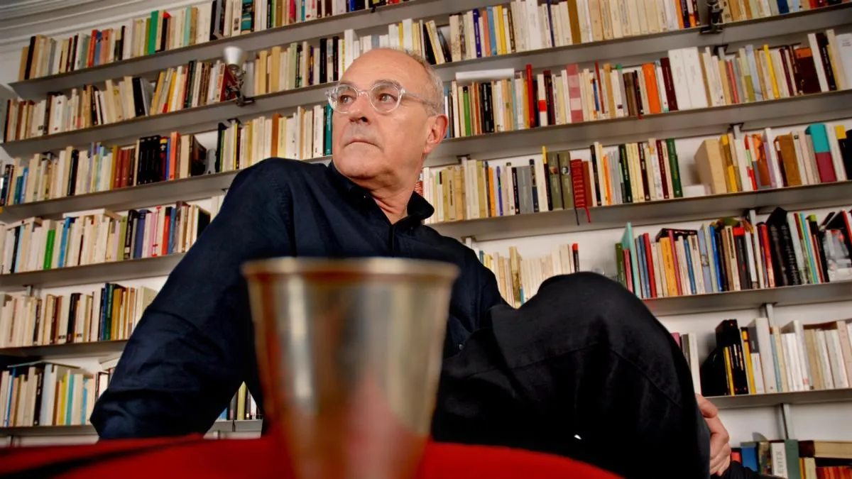 
                                                                                                                              Muere a los 81 años Antoni Marí, poeta, escritor y profesor de carácter indomable e irreductible
                                                                                                                          