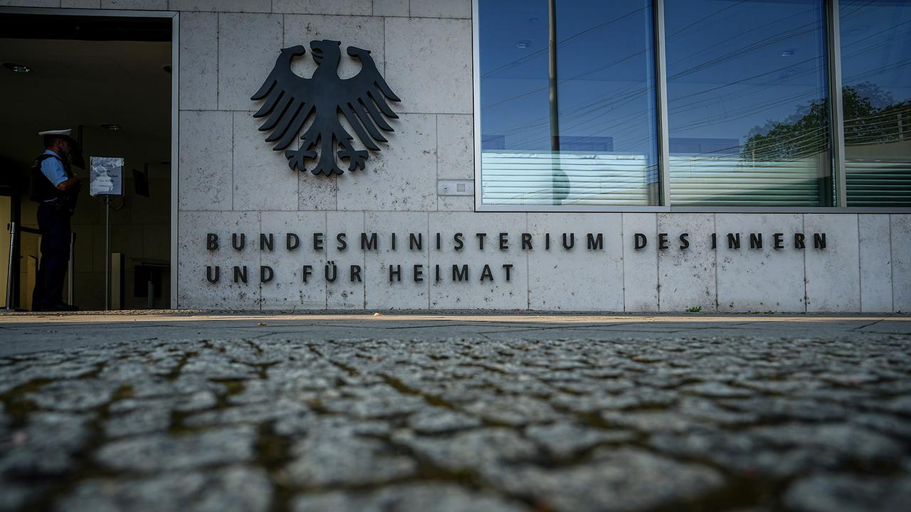 Bundesinnenministerium stoppt Fördergelder für Anti-Extremismusprojekt