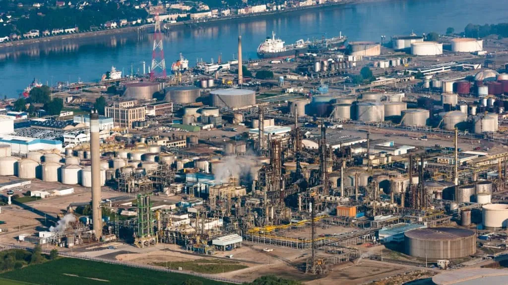 Des risques de tensions sur le gazole et le kérosène: le gouvernement veut aider les six raffineries françaises à augmenter au plus vite leur production
