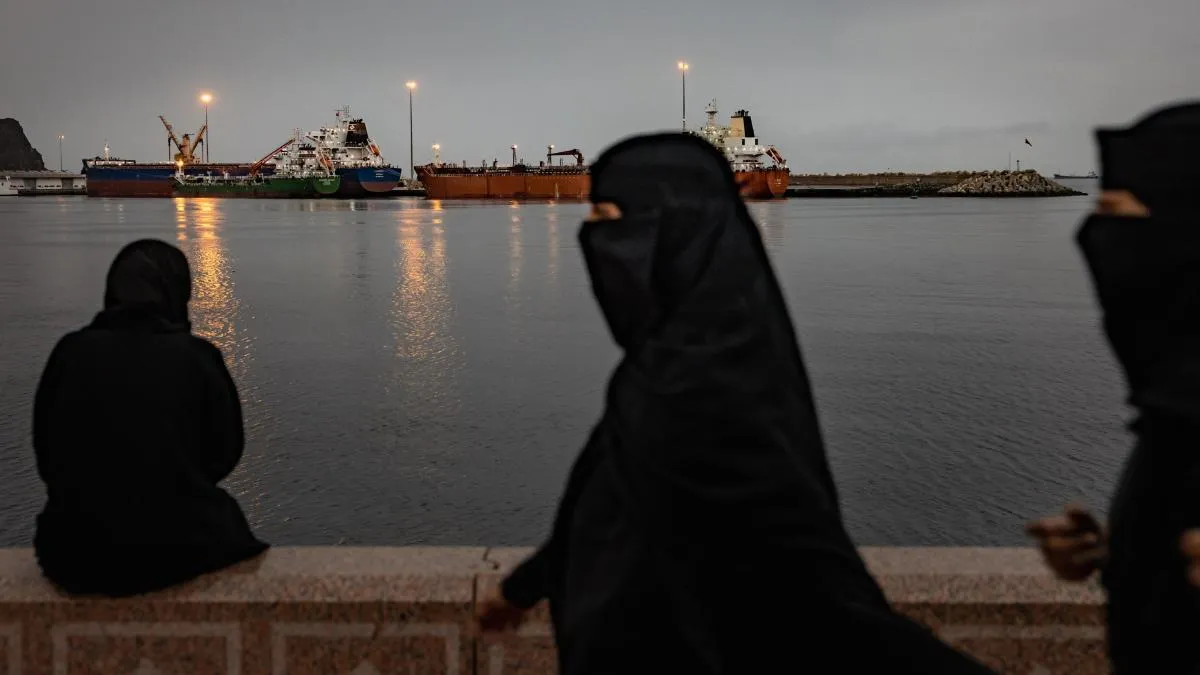 
          Trump abre la puerta a un acuerdo con Irán y aplaza los ataques
      