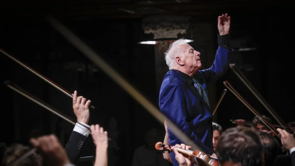 
                                                                                                                              Slatkin, el buen maestro para jóvenes músicos ante ‘La Grande’ de Schubert (★★★✩✩)
                                                                                                                          