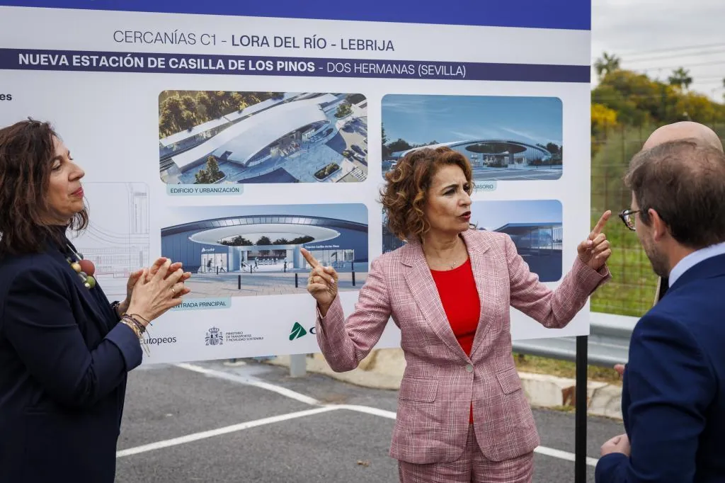 María Jesús Montero, candidata del PSOE en Andalucía a su pesar y miembro del Gobierno de Sánchez hasta el último minuto