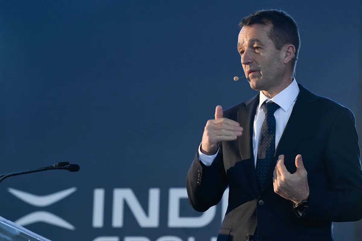 El Gobierno se complica echar a los Escribano del Consejo de Indra gracias a un informe firmado por un vocal de la Sepi: "Escribano no se encontraría en una situación de conflicto permanente"