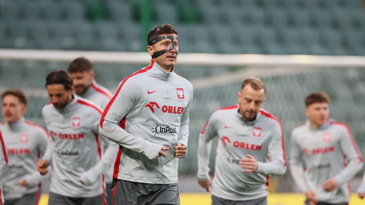 La inevitable cuestión del 9: el Barça evalúa el mercado en pleno bajón de Lewandowski y Ferran