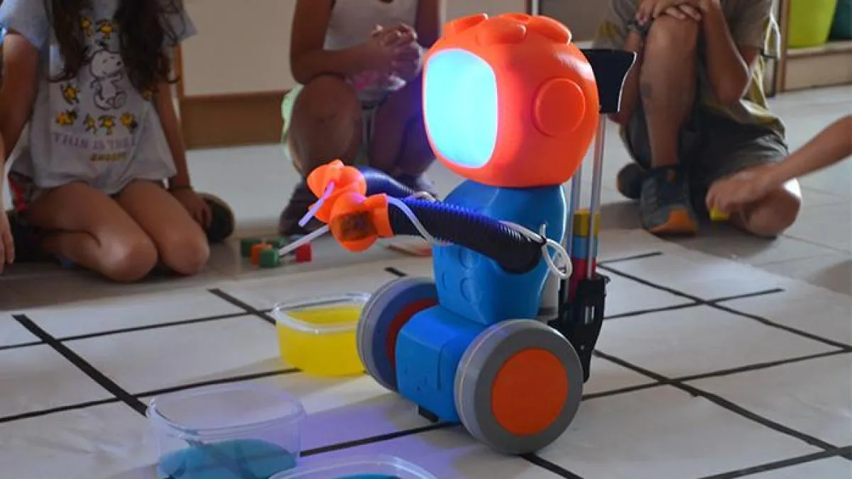 
                                                                                                                                      Robots para romper estereotipos de género en las aulas
                                                                                                                                  