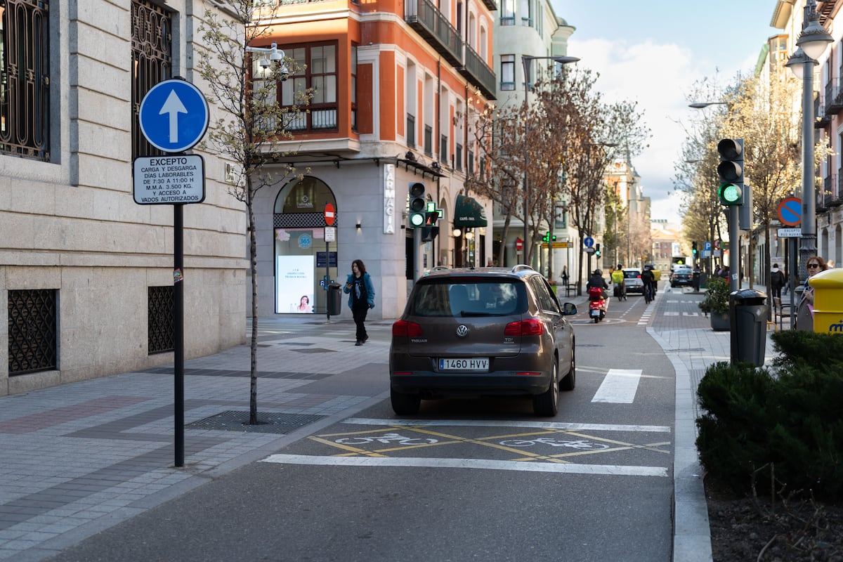 Dos tercios de las 153 ciudades obligadas siguen sin instalar sus zonas de bajas emisiones tres años después