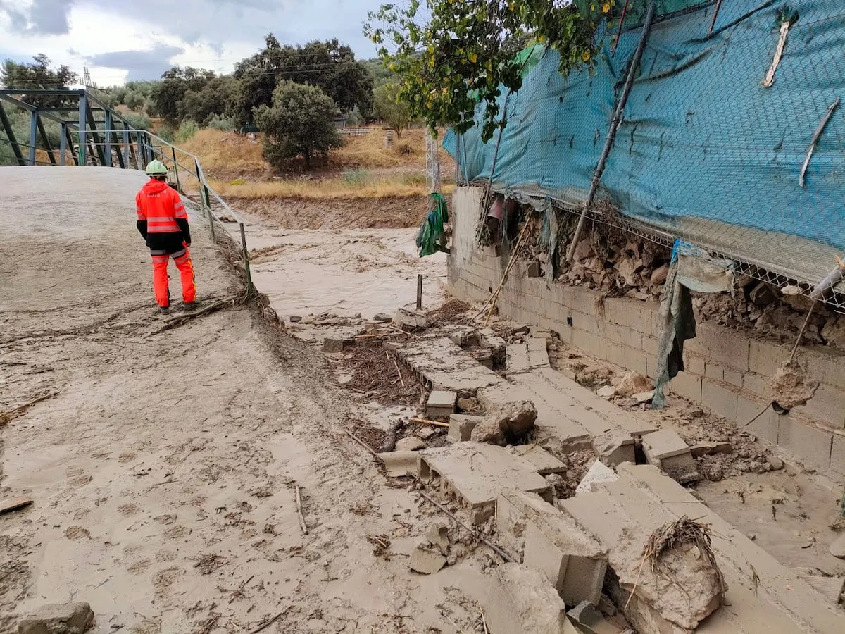 Los bomberos de Loja denuncian al alcalde y a otros tres cargos por incumplir una sentencia que obliga a tener seis efectivos por turno