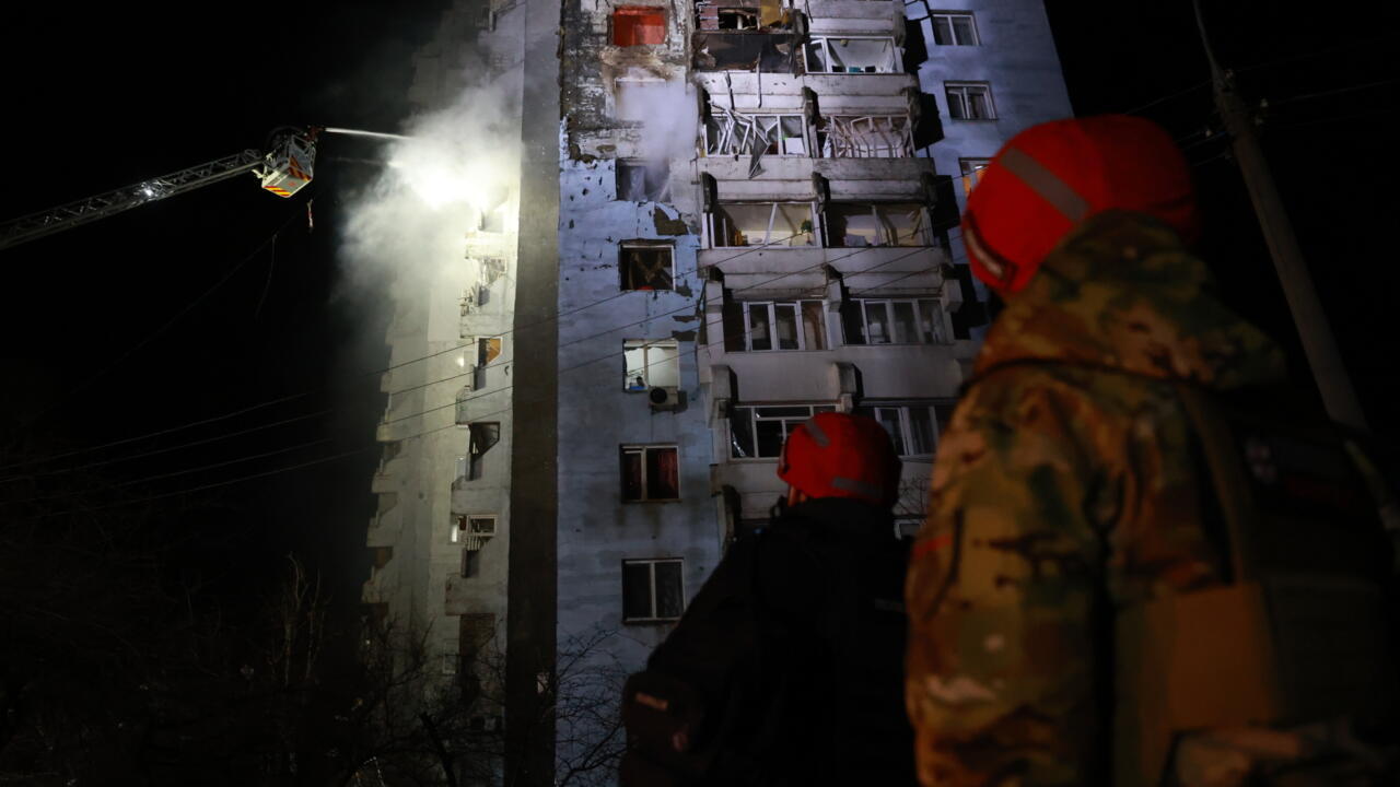 Ukraine: quatre morts dans des attaques russes, la quasi-totalité du territoire placée en état d'alerte