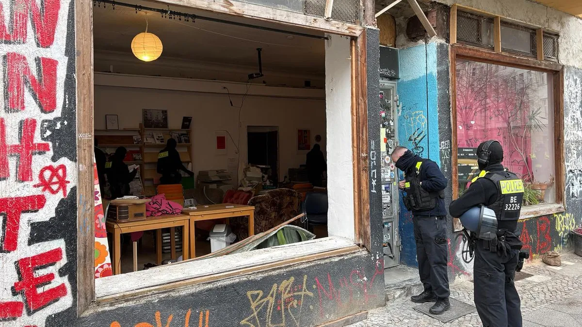 Anschlag auf Stromnetz - Razzien in Berlin und weiteren Städten