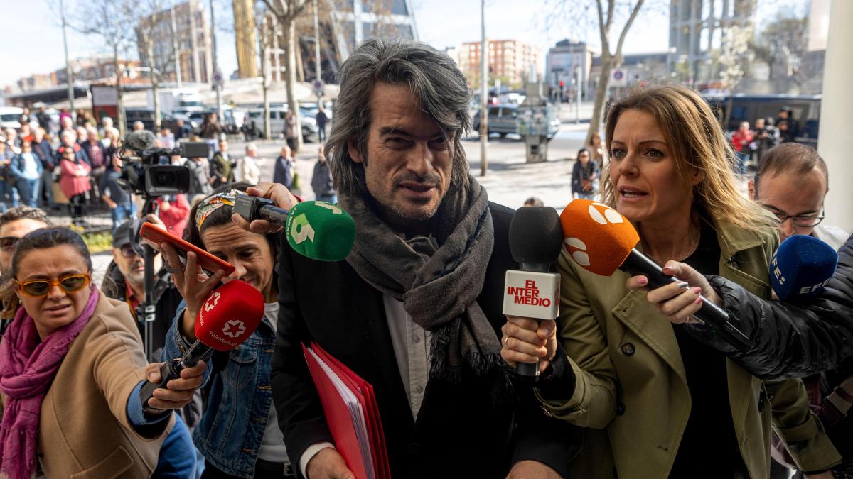 
                                             Un juez amplia la investigación a Carlos Mur por prevaricación en los protocolos covid
                                         