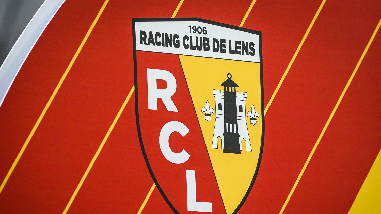 "Une conception singulière de l’équité sportive"... Le RC Lens remonté contre la demande du PSG de reporter leur duel au sommet de la Ligue 1