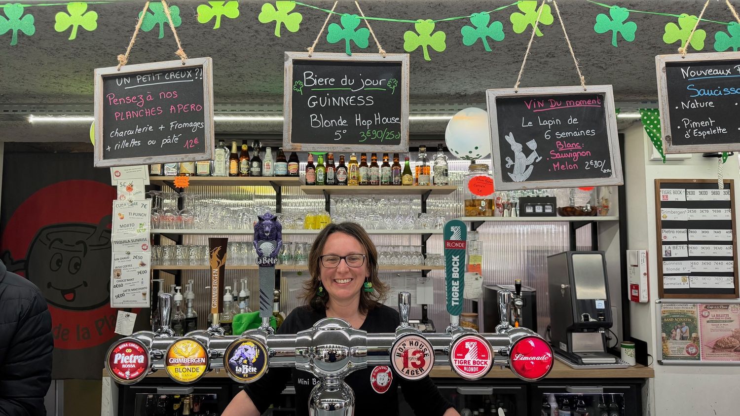 "Quand vous perdez le bistrot, vous perdez l'âme du village" : inscrire les cafés au patrimoine immatériel de l'Unesco pour éviter leur disparition