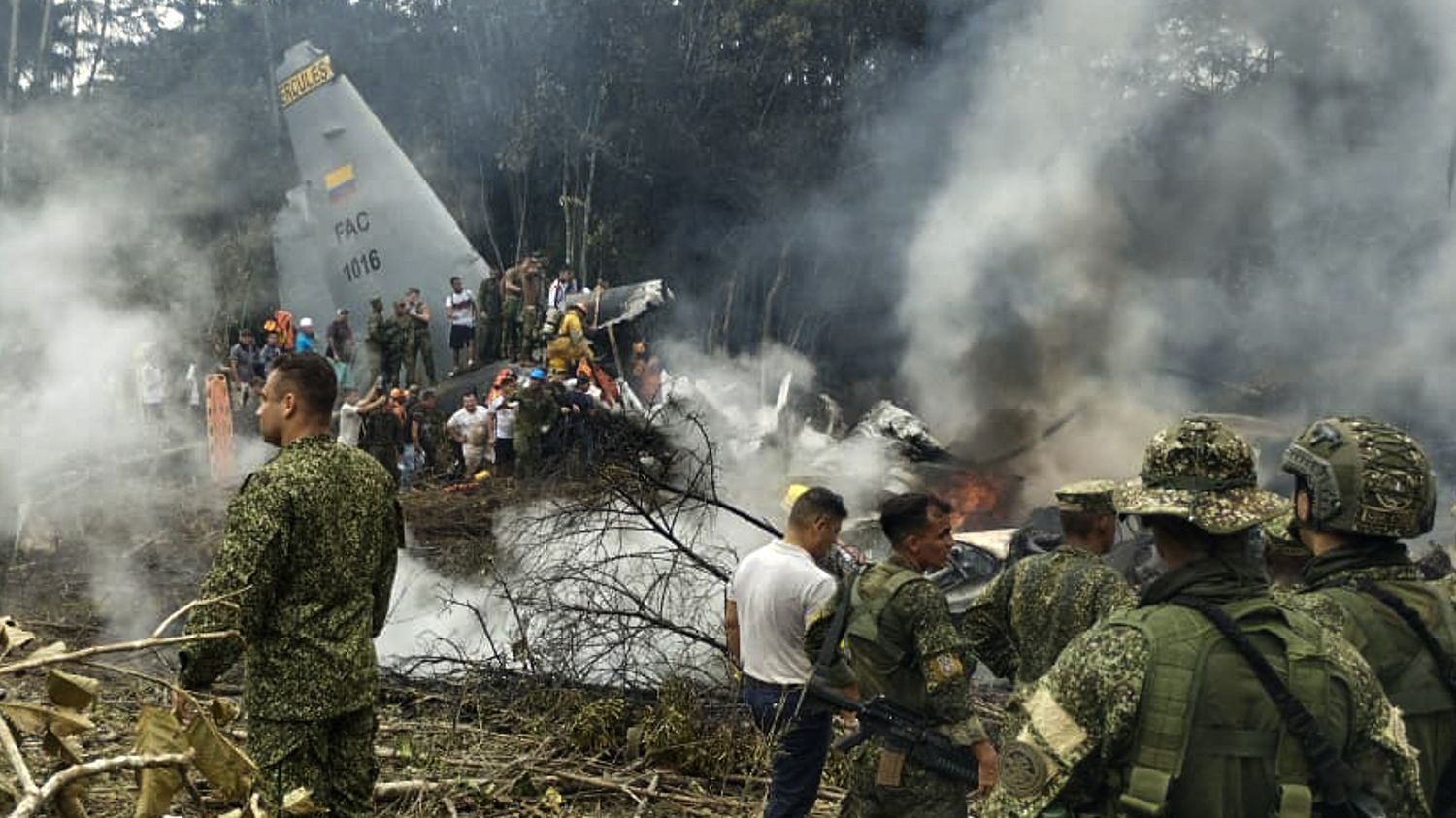 "Un accident affreux" : le bilan du crash d'un avion militaire en Colombie s'alourdit à au moins 66 morts, des dizaines de blessés à déplorer