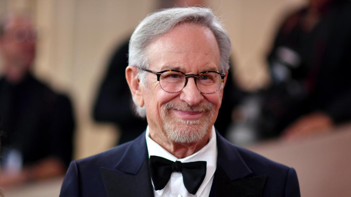 
                                  Steven Spielberg asegura que los extraterrestres existen: “Hay vida más allá de la Tierra”
                              