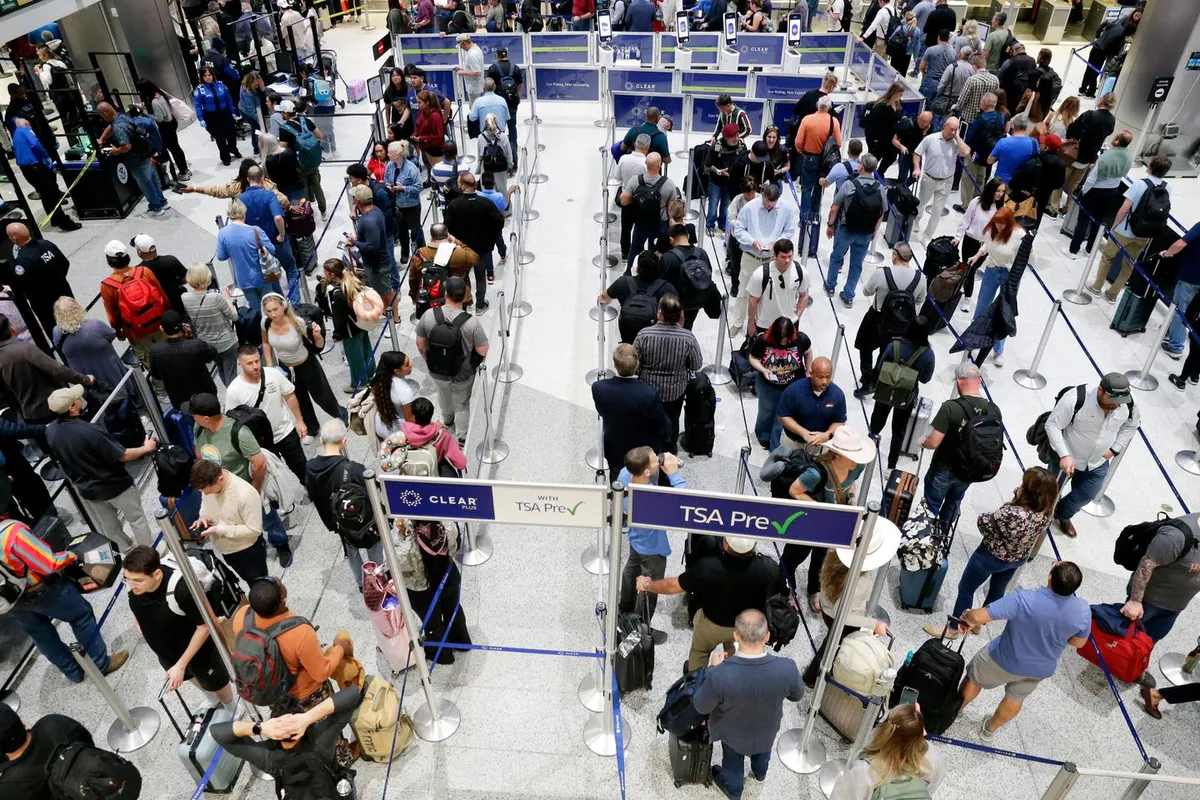 Guerre au Moyen-Orient : aux Etats-Unis, les passagers aériens paieront l’addition de l’envolée du kérosène