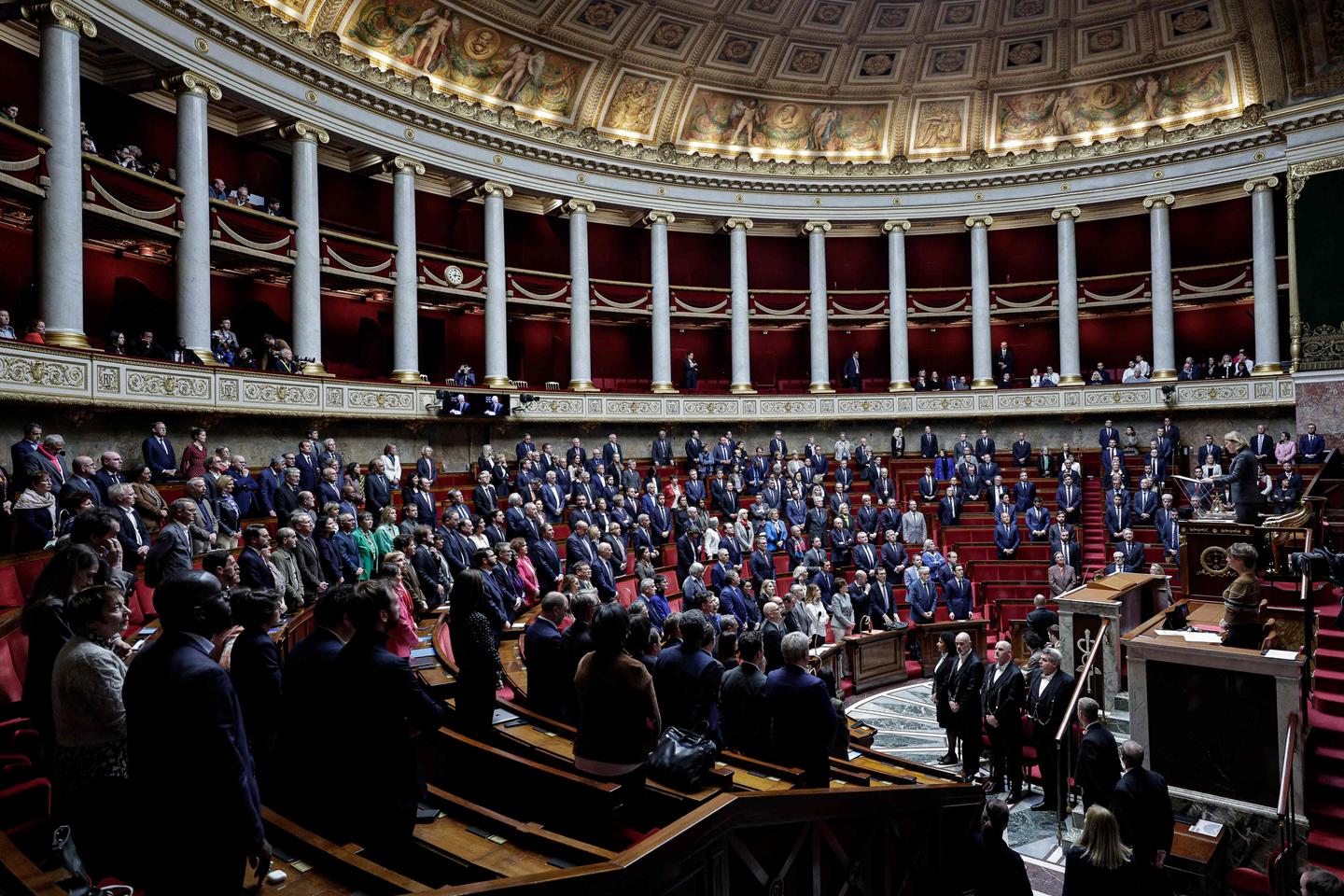 Hommage à Lionel Jospin : l’Assemblée nationale observe une minute de silence, Yaël Braun-Pivet salue la mémoire d’une « figure de la Vᵉ République »