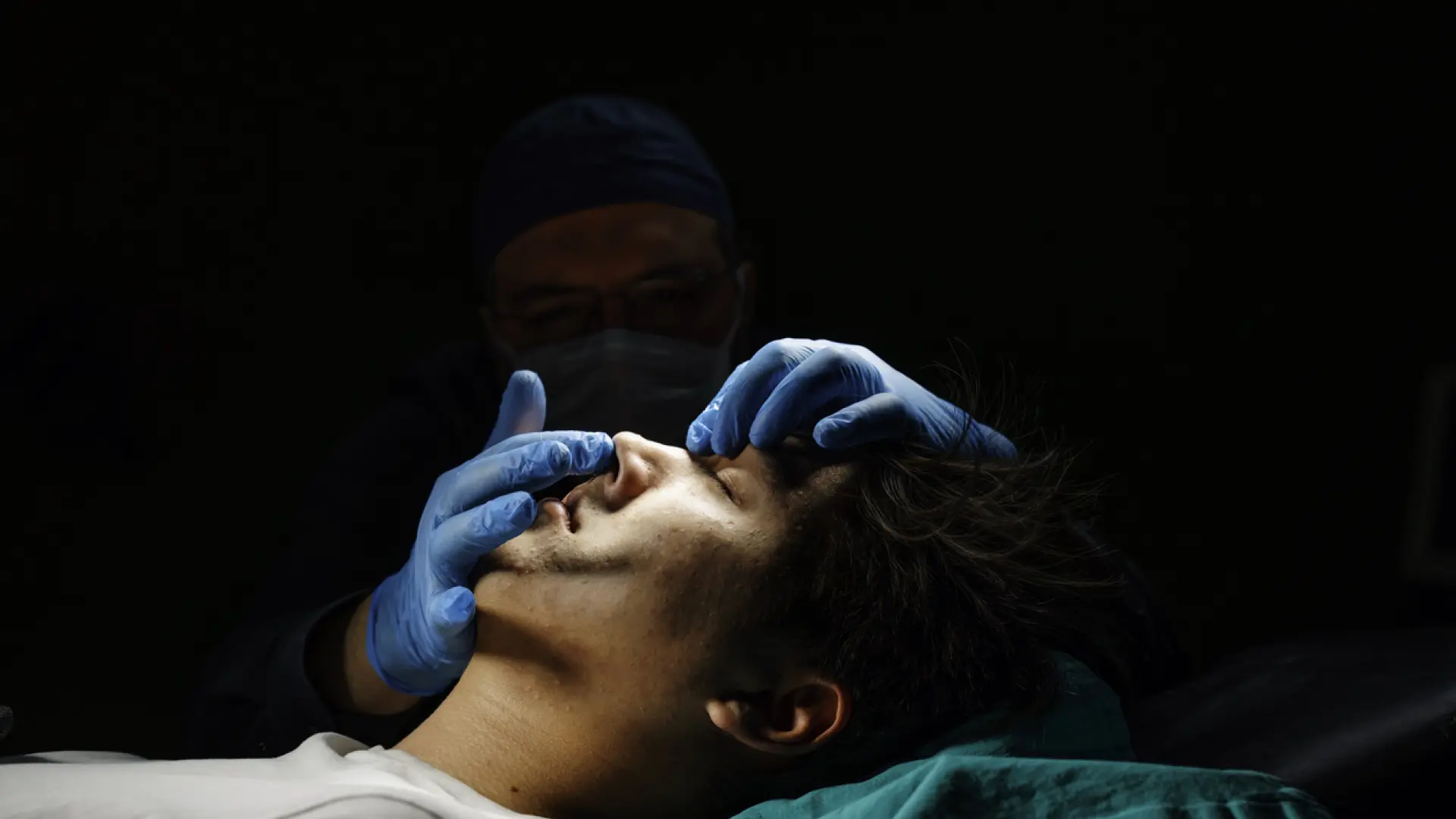 Sanidad aprueba un decreto para limitar quién puede hacer cirugías estéticas y acabar con el "intrusismo"