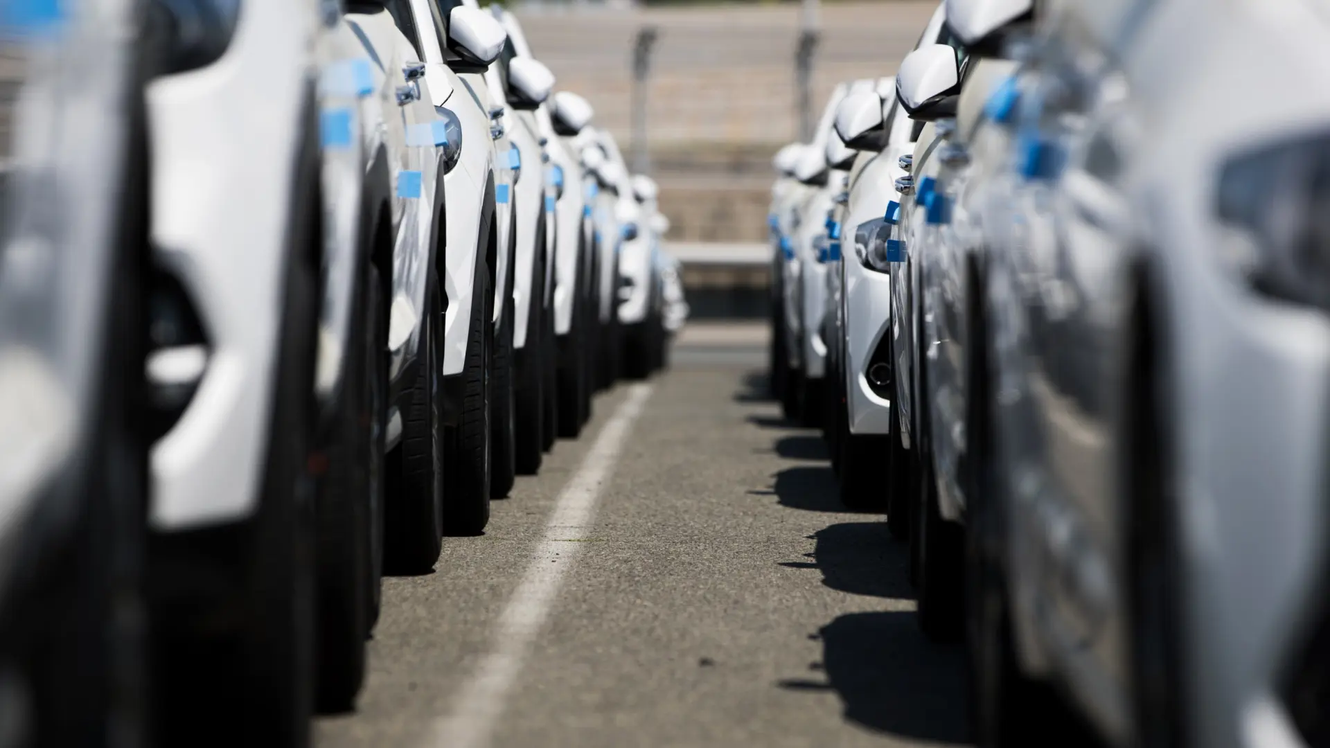 Los fabricantes chinos 'se comen' a los europeos al inicio de 2026 mientras las ventas bajan levemente