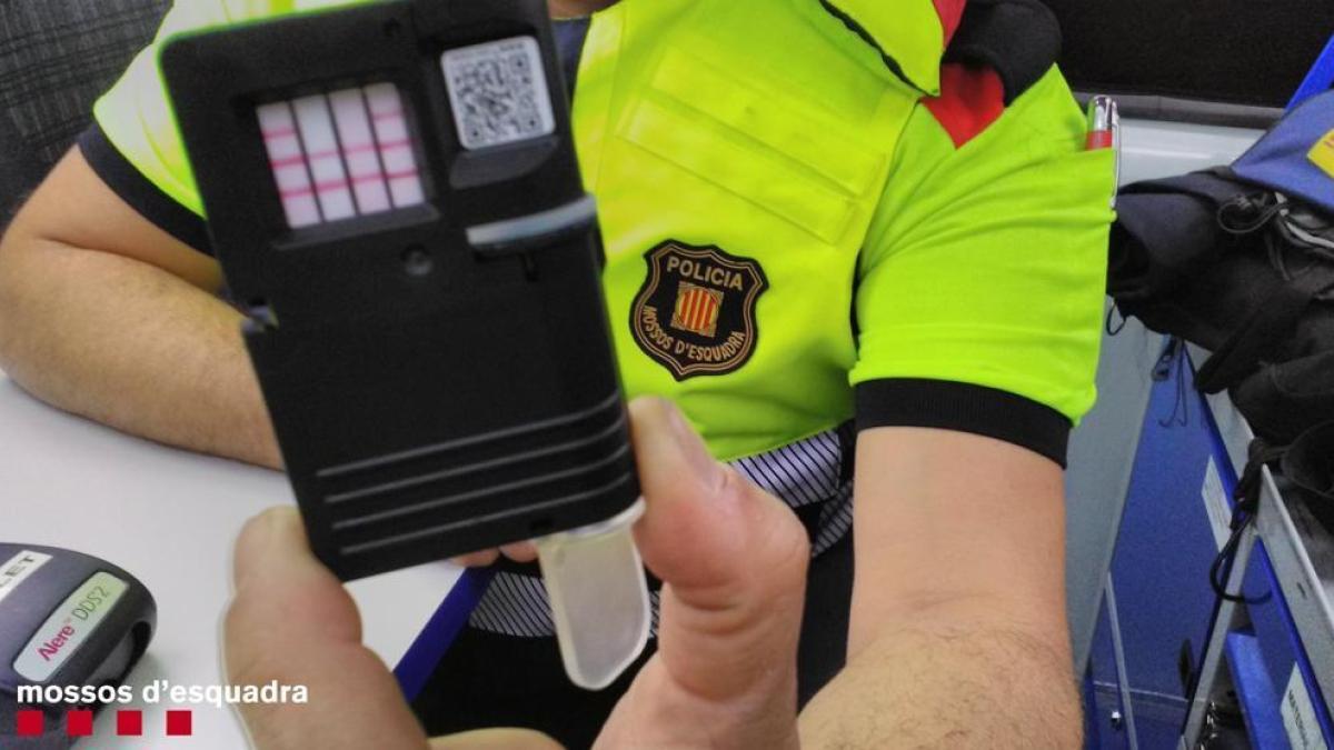 
                                     Encarcelan a dos hombres durante dos meses por llevar paracetamol tras un falso positivo en metanfetamina
                                 