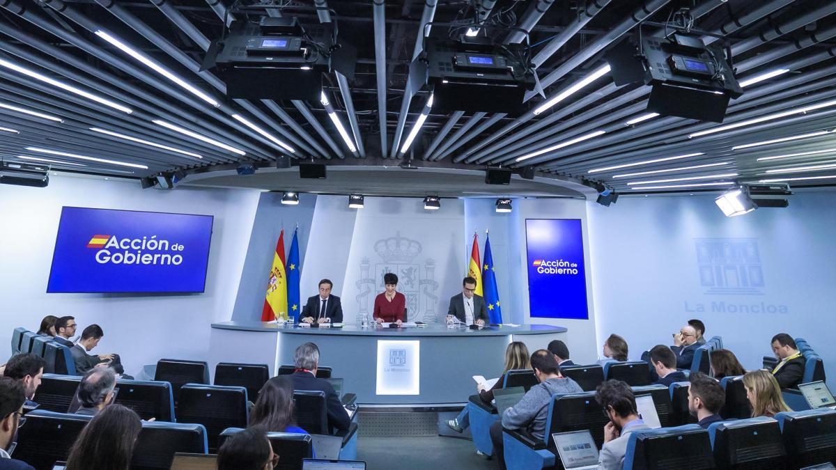 
                                                                                 El Gobierno impulsa la factura electrónica en los pagos de empresas y profesionales
                                                                             