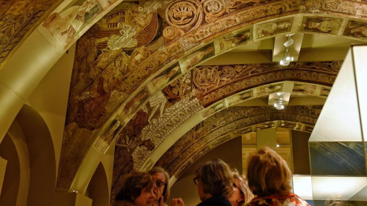 
                                                                                                        Cinco excosellers de Cultura presentan una querella contra el traslado de los murales de Sijena
                                                                                                    