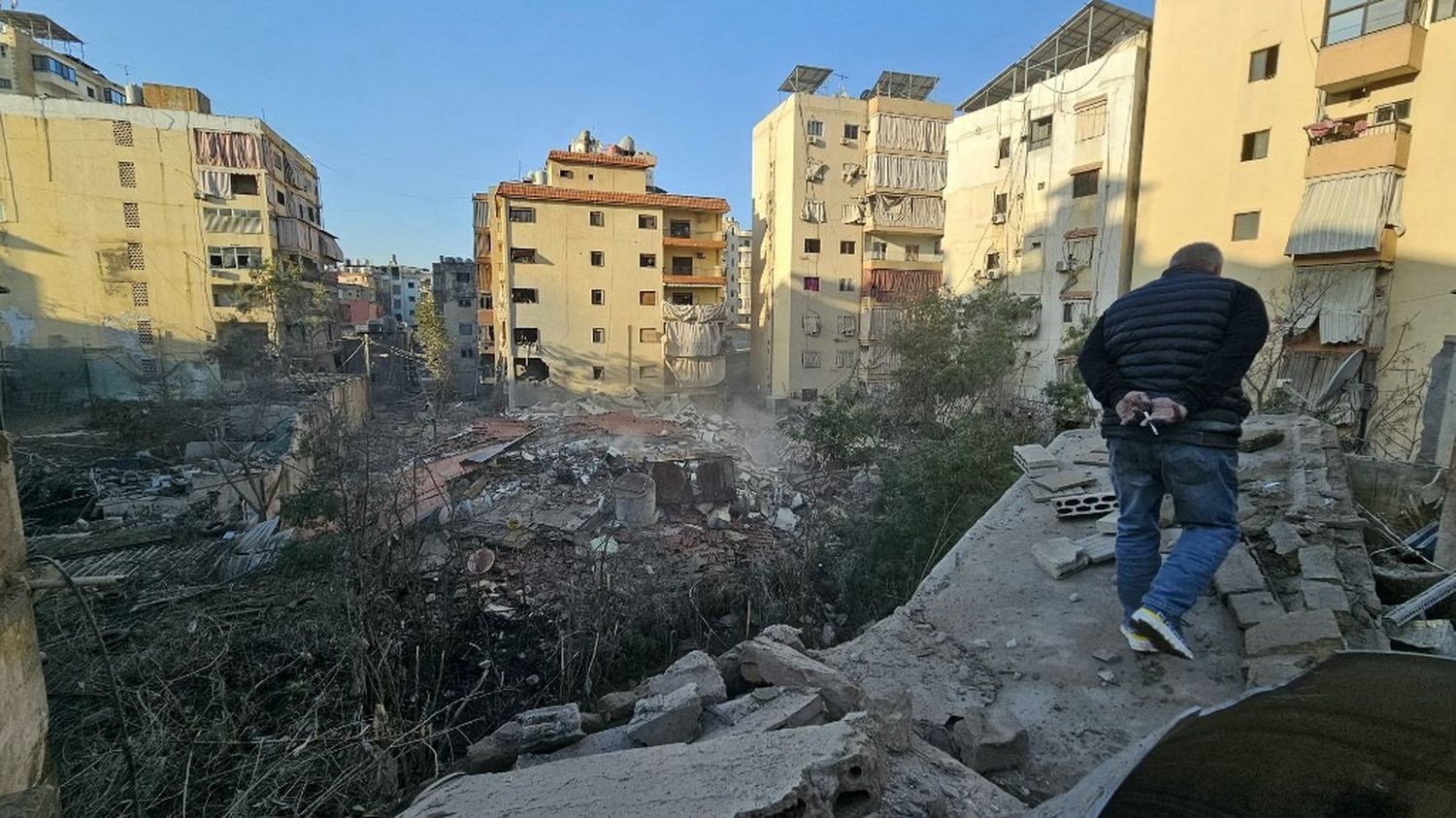 Guerre au Moyen-Orient : Israël veut rendre le Sud-Liban "complètement inhabitable", selon un politologue libanais