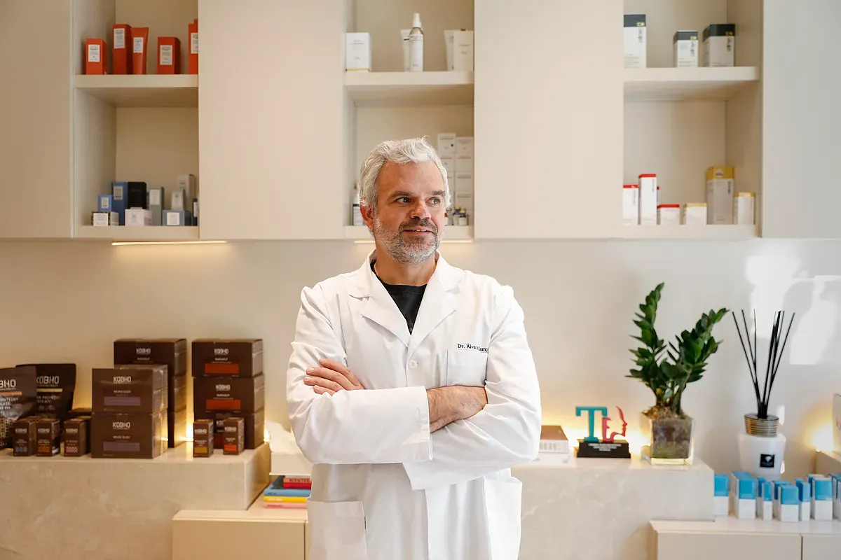 Álvaro Campillo, médico experto en longevidad: "Lo más importante es no tener estrés crónico y descansar bien"