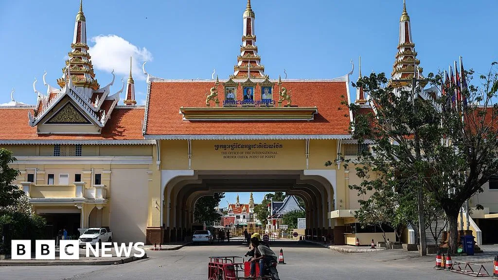 Thailand bombs near Cambodia's Poipet border crossing
